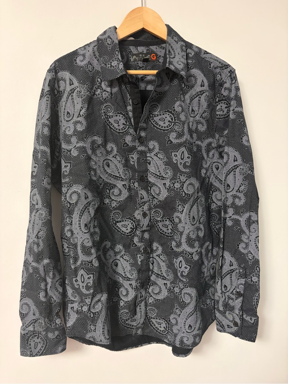 Guess Men's Size Large Black and Gray Paisley Button-Down 100% Cotton Shirt EUC